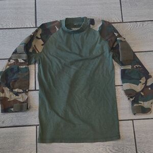 Rothco Camo Sleeve Long Sleeve Shirt Men's‎ Small